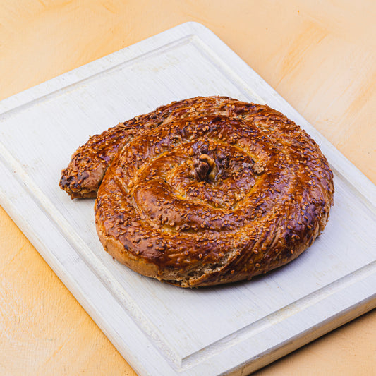 TAHİNLİ CEVİZLİ ÇÖREK